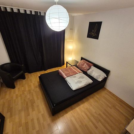 Schoene 3 Schlafzimmer Wohnung Mit 4 Dopplbetten Berlim Exterior foto