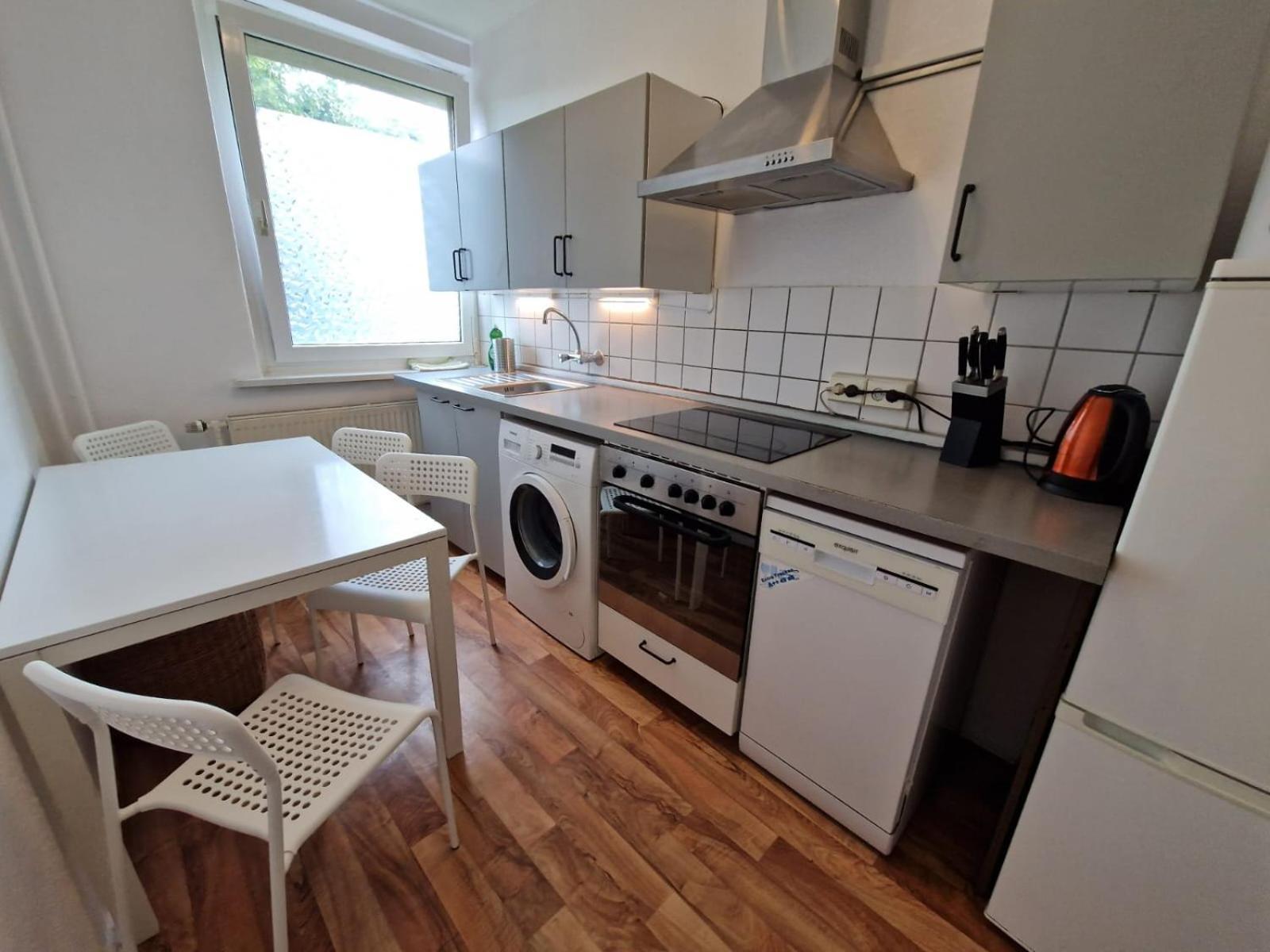 Schoene 3 Schlafzimmer Wohnung Mit 4 Dopplbetten Berlim Exterior foto