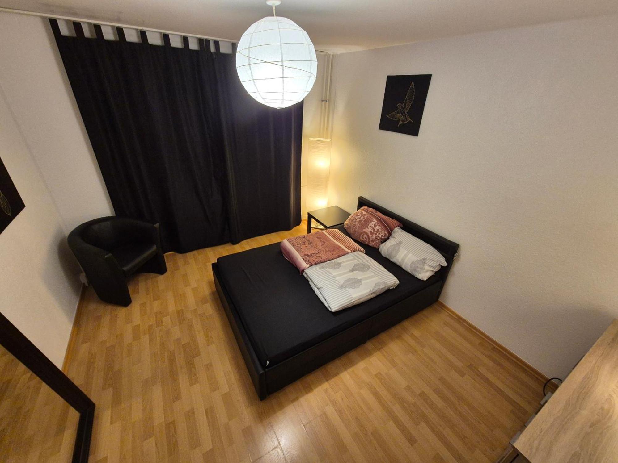 Schoene 3 Schlafzimmer Wohnung Mit 4 Dopplbetten Berlim Exterior foto